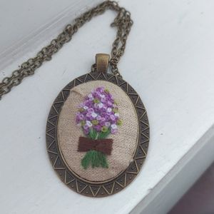 NWT Embroidered Floral Necklace